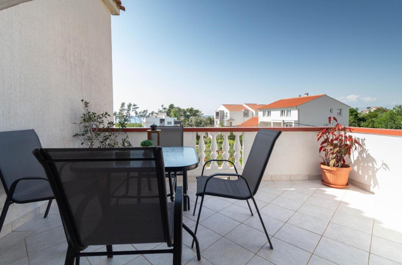Apartment Aria 150 Meters From The Beach - By Ta Leut Agency Privlaka  Exterior foto